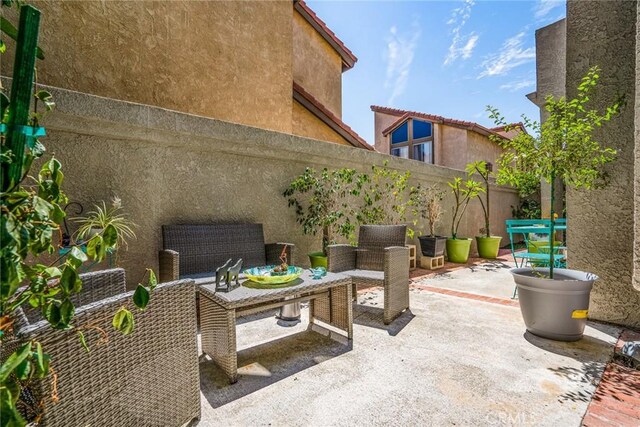 4752 Tiara Dr Unit 103, Huntington Beach, CA 92649 - view of patio / terrace