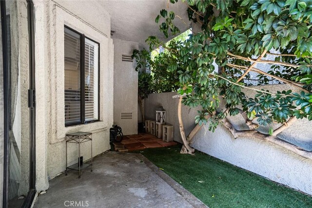 4752 Tiara Dr Unit 103, Huntington Beach, CA 92649 - view of patio / terrace