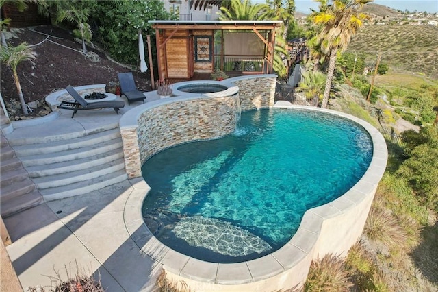 28846 Yosemite Pl, Canyon Lake, CA 92587 - view of swimming pool with a fire pit, a patio area, and a pool with connected hot tub