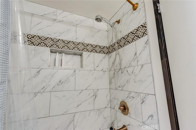 full bath with shower / bathing tub combination