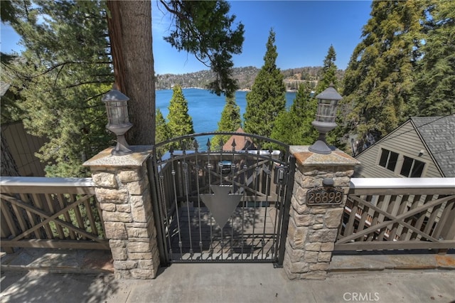 28898 Palisades Dr, Lake Arrowhead, CA 92352 - gate with a water view