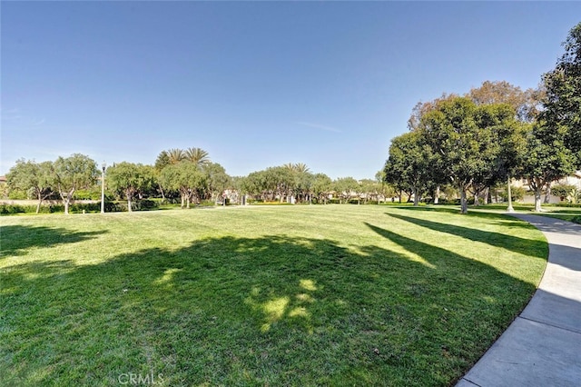 28 Malibu, Irvine, CA 92602 - view of property's community with a yard