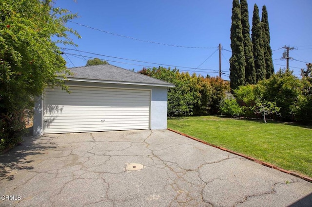 view of detached garage