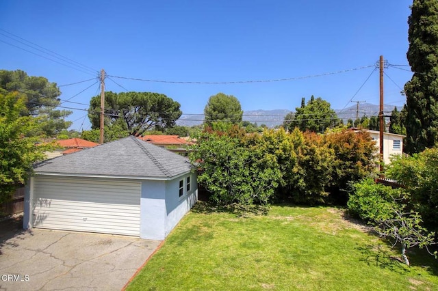 view of detached garage