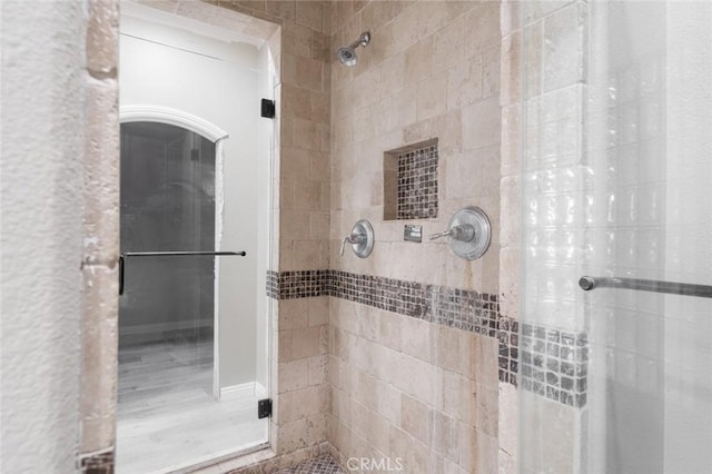 1059 Stowell Ranch Cir, Corona, CA 92881 - bathroom with a shower stall