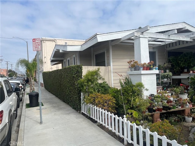 938 Stanley Ave, Long Beach, CA 90804 - view of side of property with fence