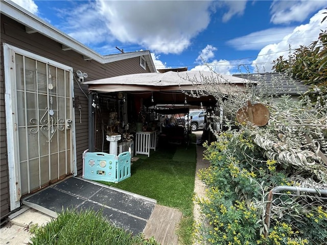 325 E 59th, Long Beach, CA 90805 - view of green lawn