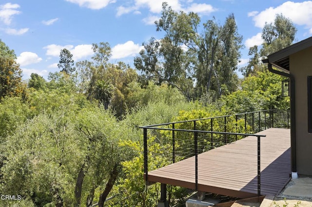 1820 Ramona Dr, Camarillo, CA 93010 - exterior space featuring a forest view