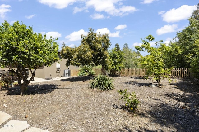 1820 Ramona Dr, Camarillo, CA 93010 - view of yard featuring fence and central AC