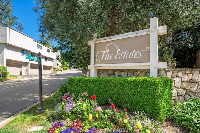 view of community / neighborhood sign