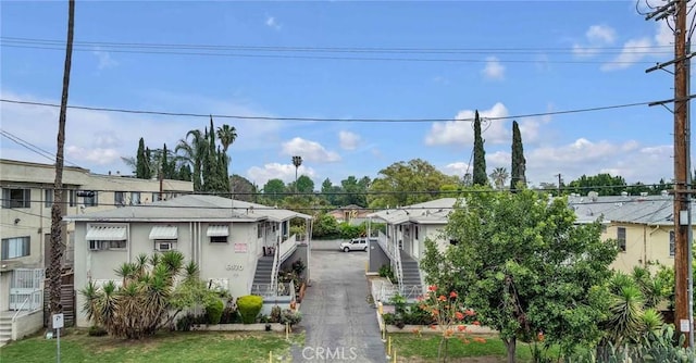 6862 Hazeltine Ave, Van Nuys, CA 91405 - photo 1