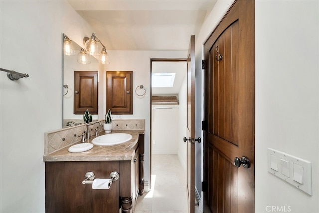 4301/2 Heliotrope Ave, Corona Del Mar, CA 92625 - bathroom with vanity
