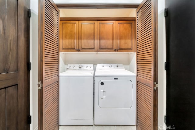 4301/2 Heliotrope Ave, Corona Del Mar, CA 92625 - laundry area with cabinet space and washer and clothes dryer