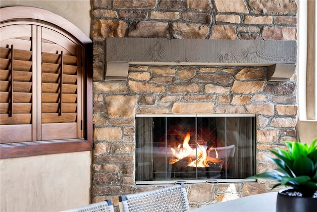 4301/2 Heliotrope Ave, Corona Del Mar, CA 92625 - details with a lit fireplace