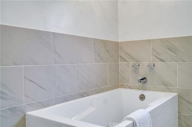 8 Clipper Rd, Rancho Palos Verdes, CA 90275 - full bathroom featuring a bath