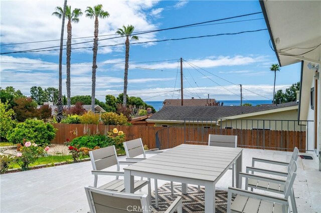 8 Clipper Rd, Rancho Palos Verdes, CA 90275 - view of patio with outdoor dining area and a fenced backyard