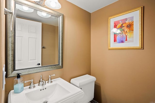 3351 Red Mountain Heights Dr, Fallbrook, CA 92028 - half bath featuring a sink and toilet