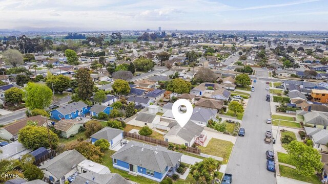 bird's eye view with a residential view