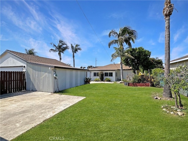 view of yard with a garage
