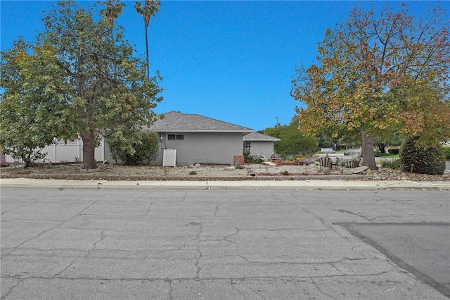 649 Sycamore Ave, Claremont, CA 91711 - view of front of house featuring fence
