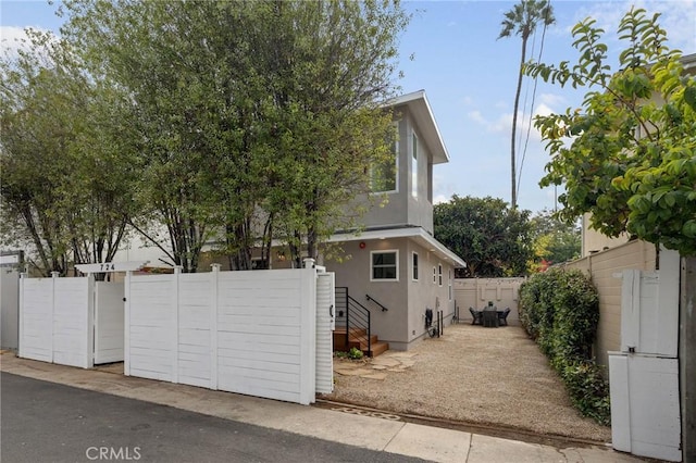 724 San Miguel Ave, Venice, CA 90291 - exterior space with stucco siding and fence