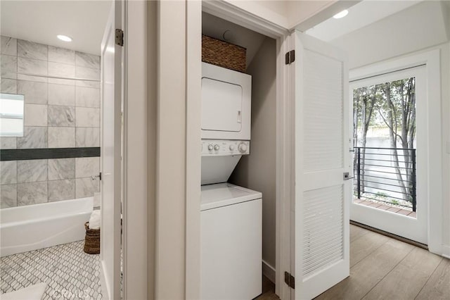 724 San Miguel Ave, Venice, CA 90291 - laundry area with stacked washing maching and dryer, laundry area, and recessed lighting