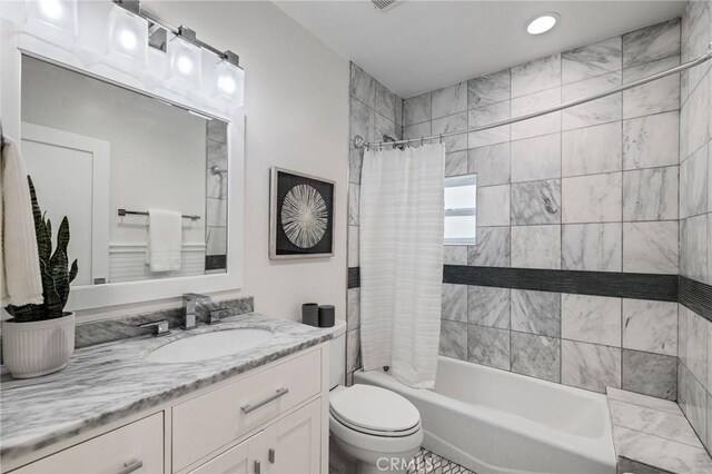 724 San Miguel Ave, Venice, CA 90291 - bathroom with toilet, vanity, recessed lighting, and shower / tub combo with curtain