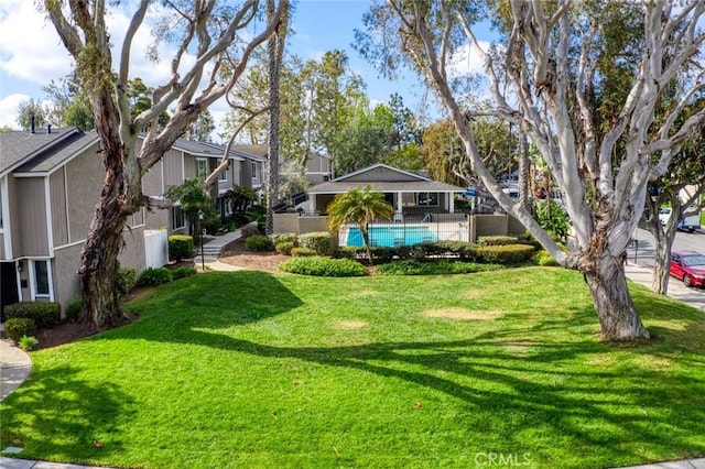 8482 Benjamin Dr Unit 10, Huntington Beach, CA 92647 - view of yard featuring a residential view