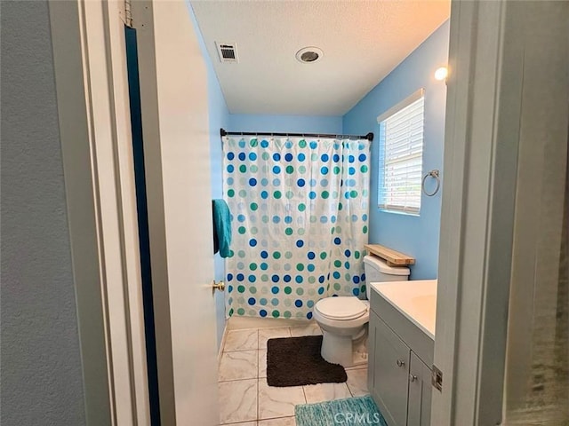 39557 Warbler Dr, Temecula, CA 92591 - bathroom featuring tile patterned floors, vanity, toilet, a shower with curtain, and a textured ceiling