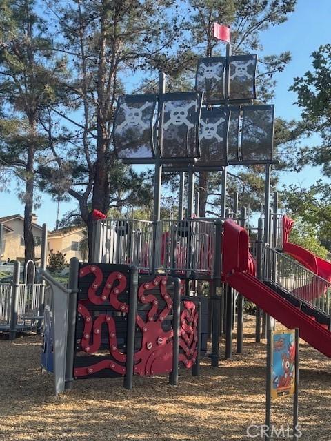 39557 Warbler Dr, Temecula, CA 92591 - view of community playground
