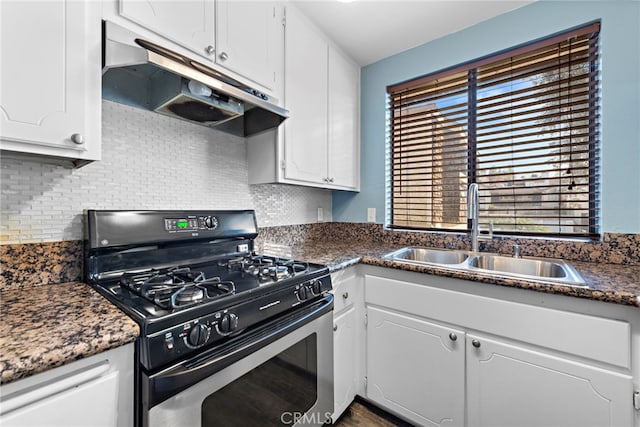 950 W Lambert Rd Unit 9, La Habra, CA 90631 - kitchen with under cabinet range hood, a healthy amount of sunlight, a sink, and gas range