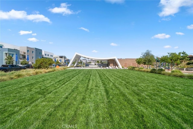 exterior space featuring a lawn