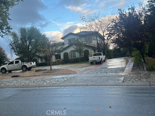 view of front of home with driveway