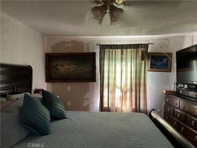 30500 Rd 72 # A, Visalia, CA 93291 - bedroom with ceiling fan