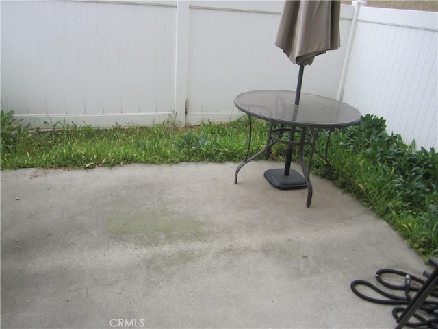 2321 S Magnolia Ave Unit 6A, Ontario, CA 91762 - view of patio / terrace featuring fence