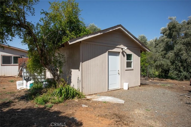 view of outdoor structure with an outbuilding