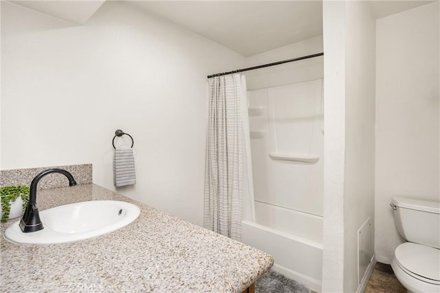 134 S Magnolia Ave Unit 21A, Anaheim, CA 92804 - full bath featuring a sink, shower / bath combination with curtain, and toilet