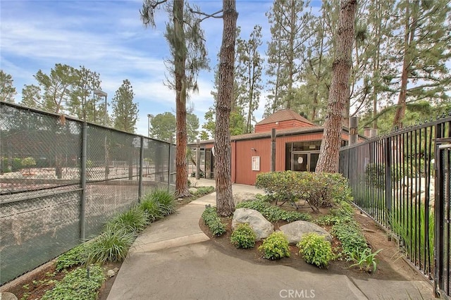 348 S Prospectors Rd Unit 8, Diamond Bar, CA 91765 - view of yard featuring fence