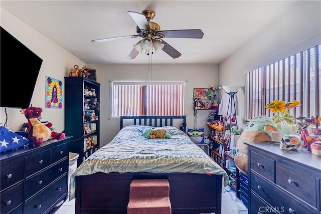bedroom featuring a ceiling fan