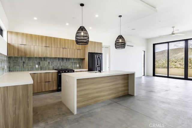 kitchen with black refrigerator with ice dispenser, stove, modern cabinets, finished concrete floors, and backsplash