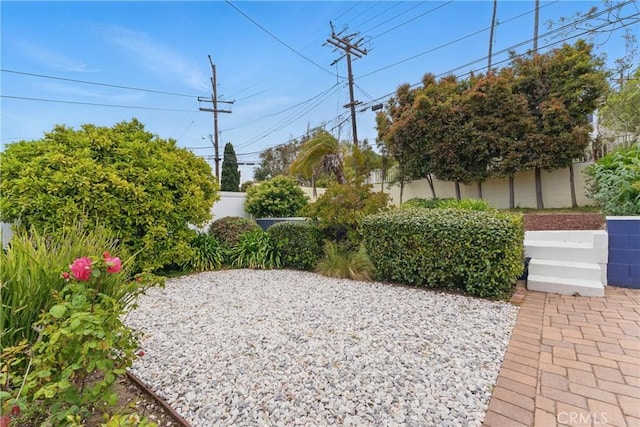 544 Calle Mayor, Redondo Beach, CA 90277 - view of yard
