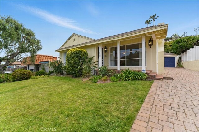 544 Calle Mayor, Redondo Beach, CA 90277 - ranch-style house featuring a detached garage