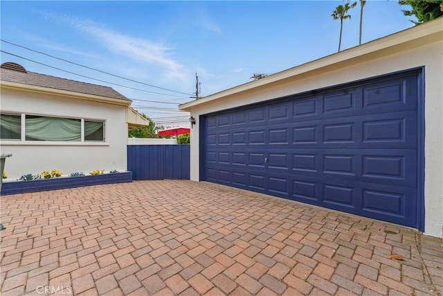 544 Calle Mayor, Redondo Beach, CA 90277 - garage featuring decorative driveway