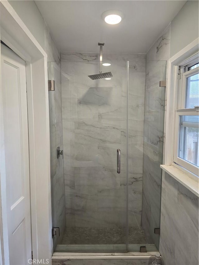 624 Cedar Ave, Long Beach, CA 90802 - full bath featuring a marble finish shower
