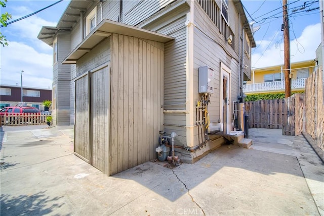 624 Cedar Ave, Long Beach, CA 90802 - view of side of home featuring a patio