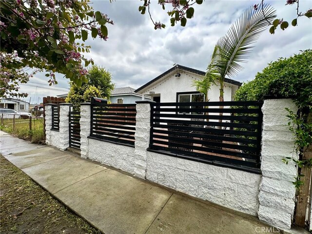 10621 Kalmia St, Los Angeles, CA 90002 - photo 2