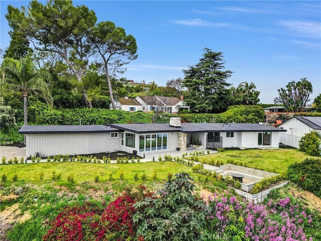 43 Rockinghorse Rd, Rancho Palos Verdes, CA 90275 - back of property featuring a lawn