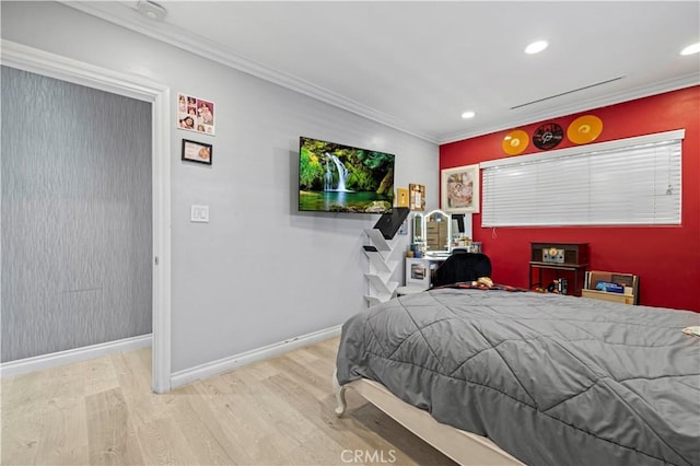 bedroom with baseboards, ornamental molding, wood finished floors, and recessed lighting