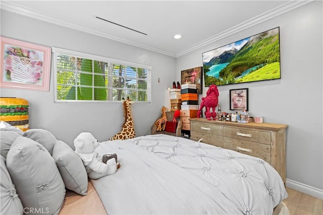 bedroom with recessed lighting, baseboards, ornamental molding, and light wood finished floors