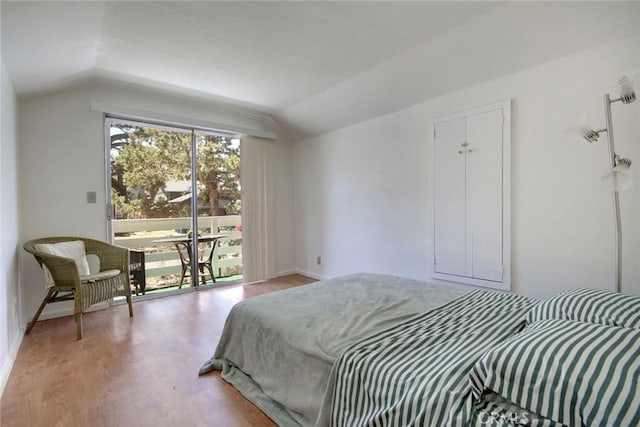 133 Holmes Ln, Sugarloaf, CA 92386 - bedroom featuring baseboards, wood finished floors, and lofted ceiling